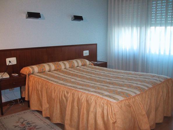 Hotel Acebos Azabache Gijón Zimmer foto